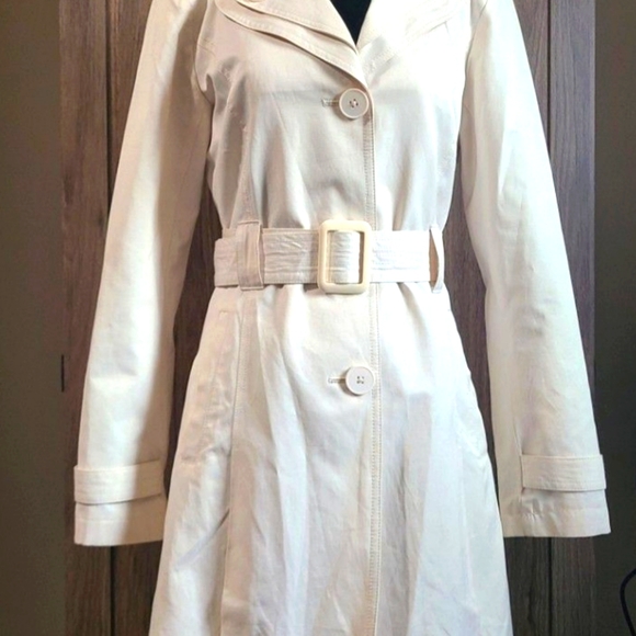 White Suzy Shier Jacket - Picture 1 of 4